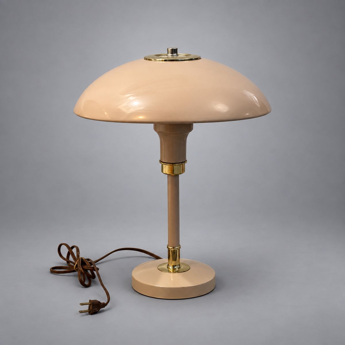 Gerald Thurston for Lightolier - Straight-Stem Dome Table Lamp